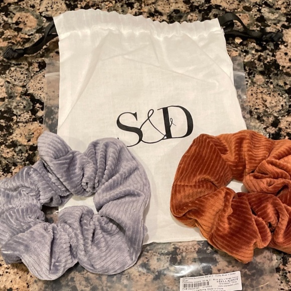 Stella & Dot hair scrunchies hair ties plush corduroy - brown and grey - Picture 2 of 2